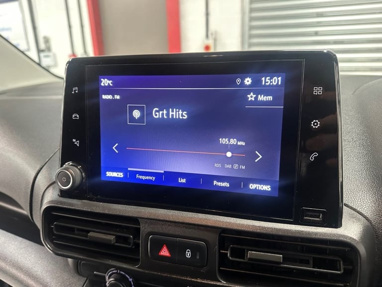 2021 21 VAUXHALL COMBO 1.5 TURBO D 2000 SPORTIVE L1 H1 * 44,467 3 SEATER * DIESE