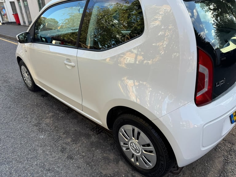 2014 Volkswagen up! 1.0 Move Up 3dr HATCHBACK Petrol Manual