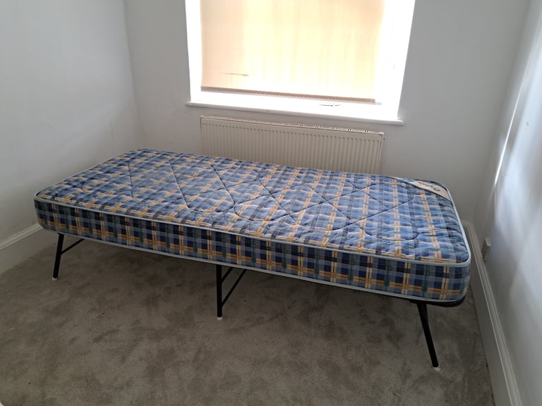 Metal Folding Bed with mattress 