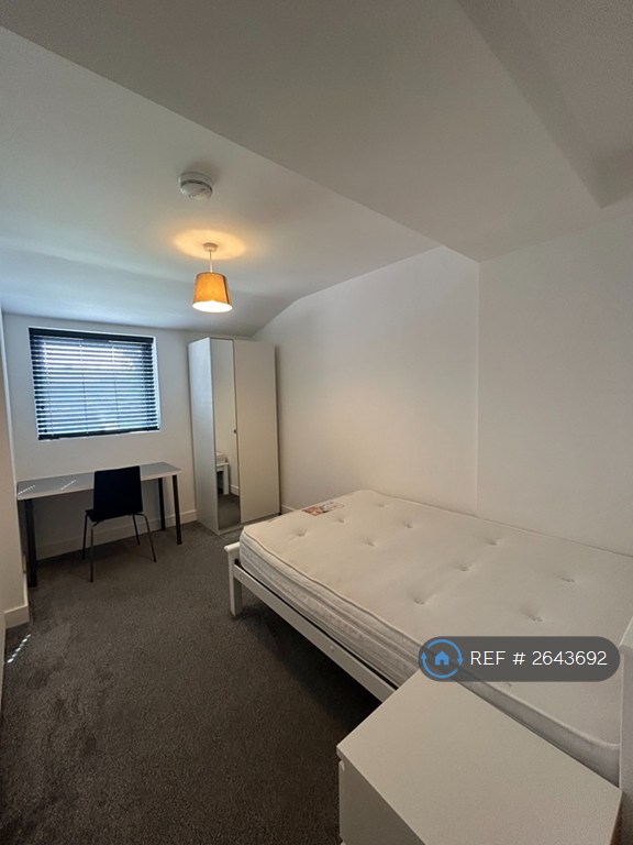 6 bedroom house in Garnier Street, Portsmouth, PO1 (6 bed) (#2643692)