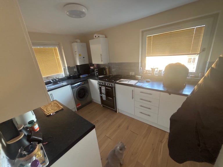 Room to rent £600 Monthly. 
