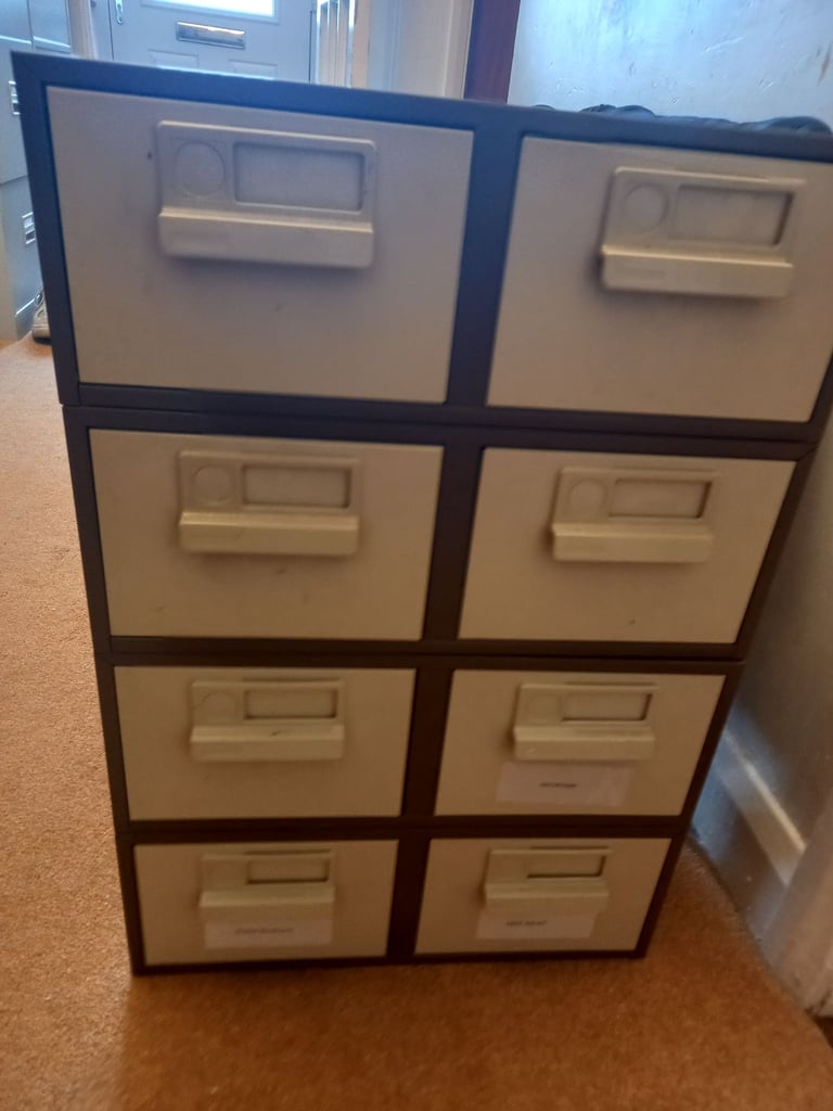 4 units metal cabinet