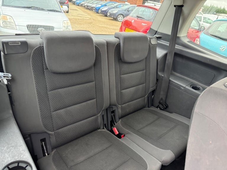 2010 Volkswagen Touran 2.0 TDI SE DSG Euro 5 5dr MPV Diesel Automatic