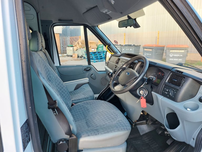 ONLY 51K MILES 17 SEAT MINIBUS FORD TRANSIT 