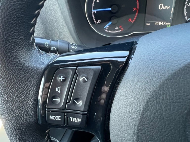 Toyota Yaris 1.5 VVT-i Icon 5dr - REAR CAMERA - BLUETOOTH - Petrol