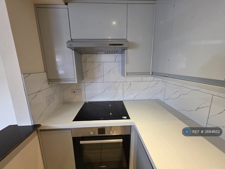 1 bedroom flat in Tomkinson Road, Nuneaton, CV10 (1 bed) (#2664652)