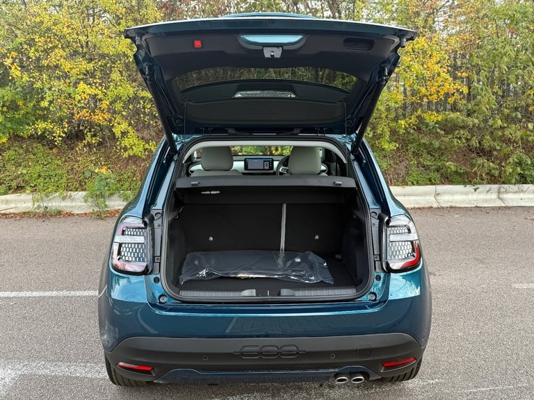 2025 Fiat 600 1.2 Hybrid 48V 136 La Prima 5dr eDCT-6 Hatchback Petrol Automatic