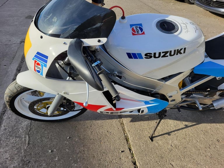 1989 F SUZUKI RGV250 VJ21 RGV 250 CLASSIC RETRO TWO STROKE PEPSI RACE REPLICA