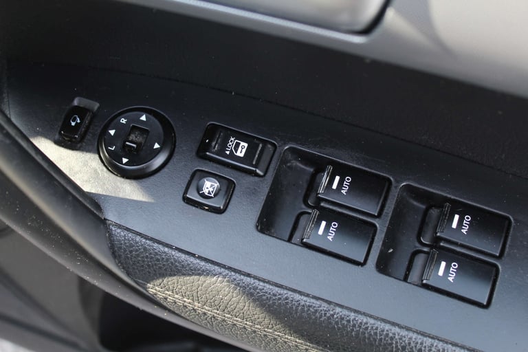 2012 Kia Sorento 2.2 Sorento KX-3 Sat Nav CRDi 4x4 Auto 4WD 5dr SUV Diesel Automatic