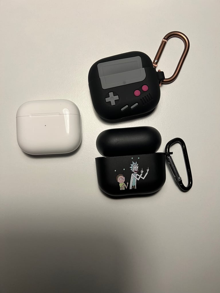 AirPods (3rd generation) with MagSafe Charging Case