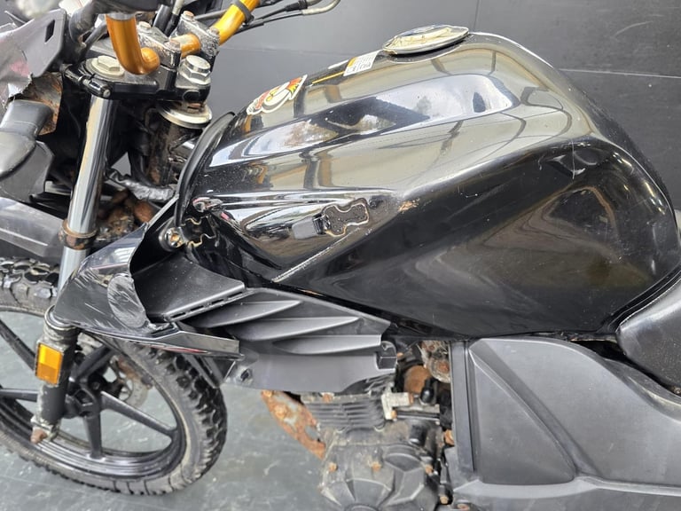 YAMAHA YS 125 PROJECT BIKE LEARNER LEGAL 125cc HPI CLEAR