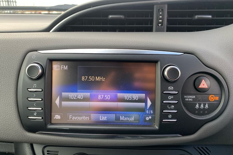 2018 Toyota Yaris 1.5 Hybrid Icon Tech 5dr CVT Hatchback PETROL/ELECTRIC Automatic