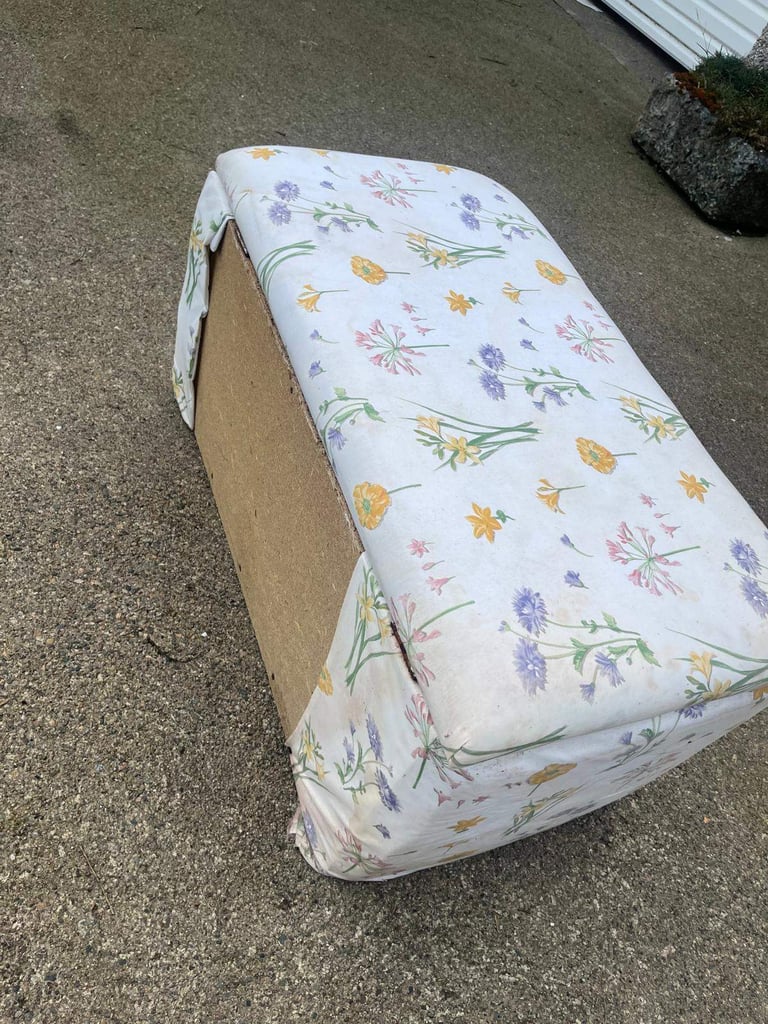 Blanket box / ottoman 