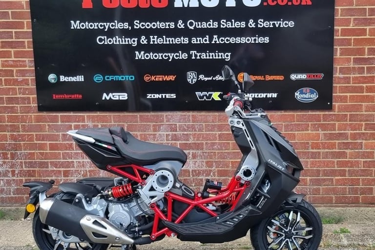 ItalJet Dragster 200cc Naked Sports Automatic Scooter Was £5299 Now £3699
