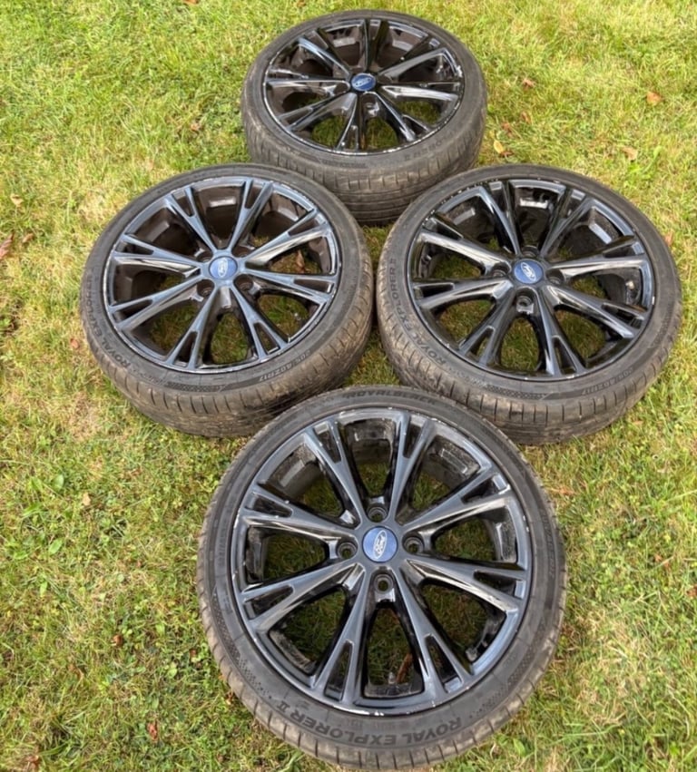17” 4x108 Ford Fiesta Alloy Wheels Alloys With Tyres St Line Zetec Black   Red