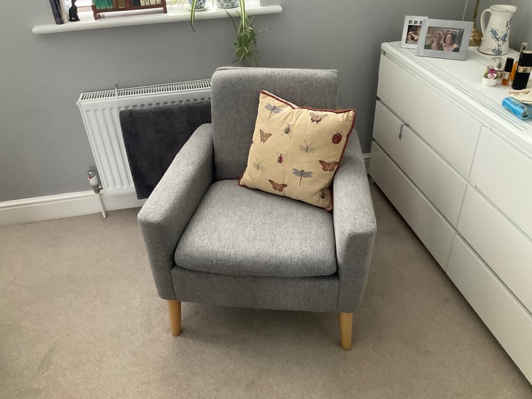 Small armchair 