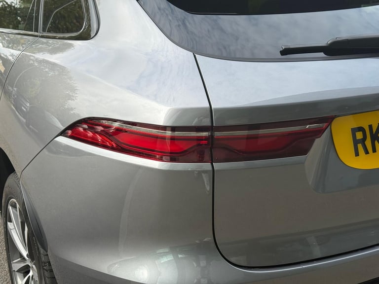 2024 Jaguar F-Pace 2.0 P250i R-Dynamic SE Black SUV 5dr Petrol Auto AWD Euro 6 (s/s) (250 ps) EST...