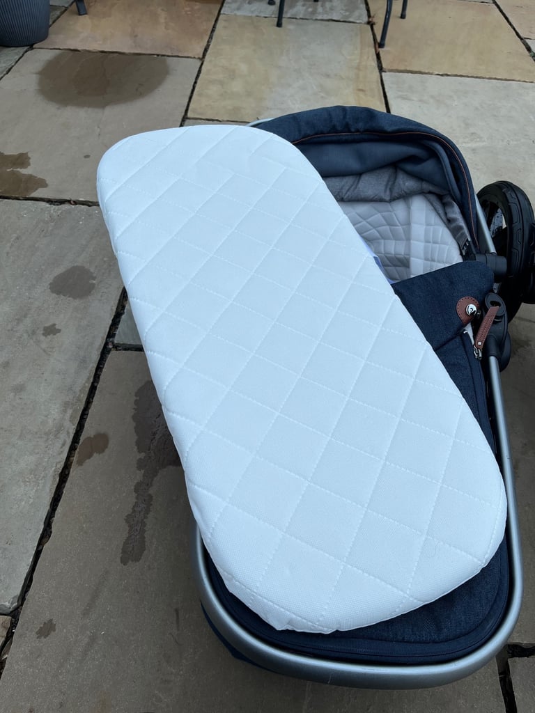Silver Cross Wave Tandem Pushchair  