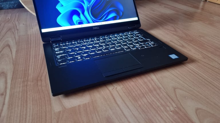 Touchscreen 7th generation 2019 Personal delivery Warranty professional 13" laptop DELL 256GB SSD