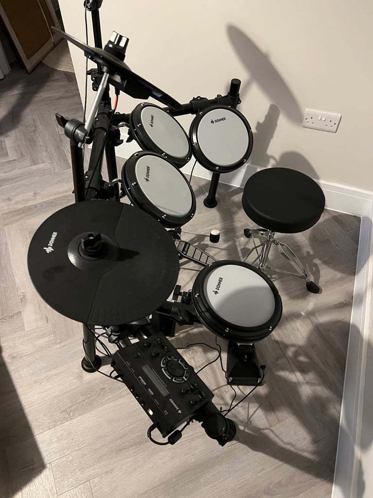 Donner DED-200 electric drum set