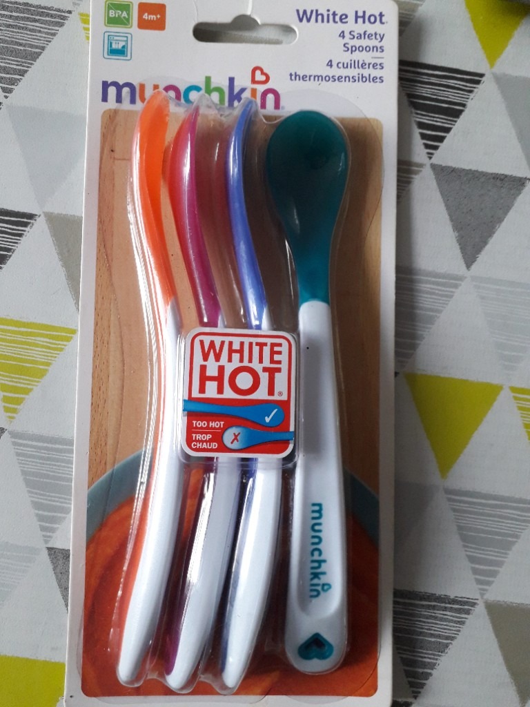 Brand New-Munchkin pack of white hot 4 heat controlled weaning spoons-see photos-£4.50
