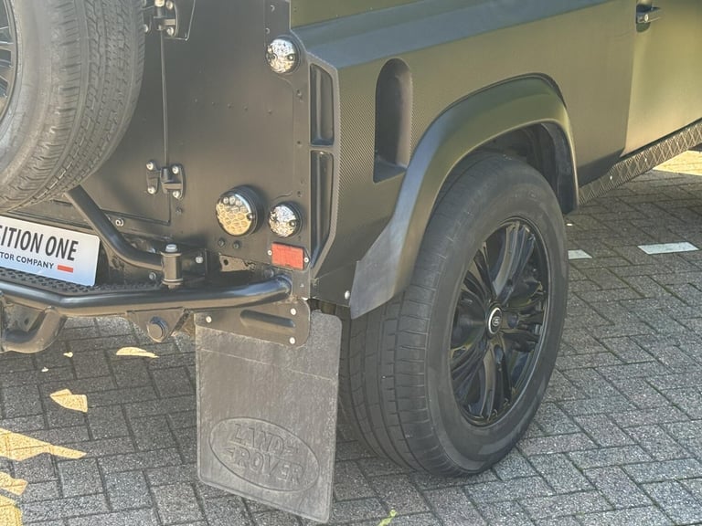 2010 Land Rover Defender 90 2.4 TDCi Hard Top SUV 3dr Diesel Manual 4WD SWB Euro 4 (122 bhp) SUV ...