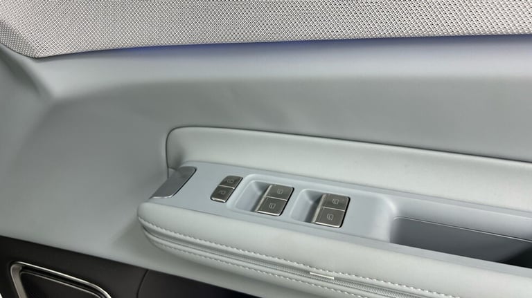 2025 Polestar Polestar 4 Polestar 4 Long range Single motor -Pilot-Plus-Privacy Glass Estate Elec...