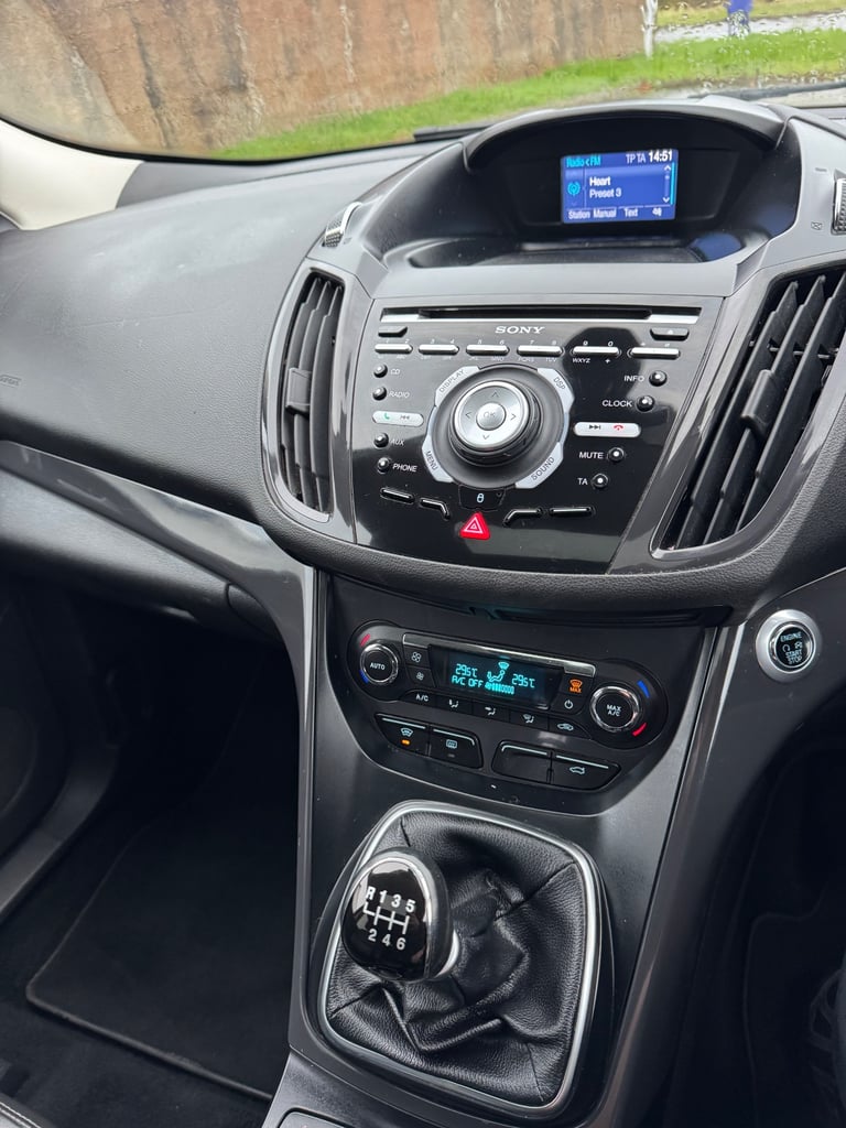 Ford, KUGA, Hatchback, 2014, Manual, 1997 (cc), 5 doors