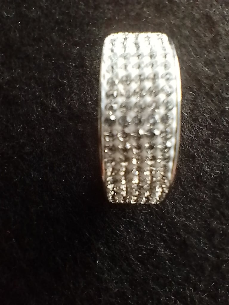 Stainless steel and diamonte Man's ring.R.5