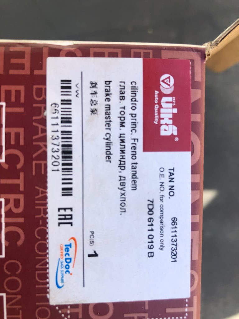 Brake master cylinder 