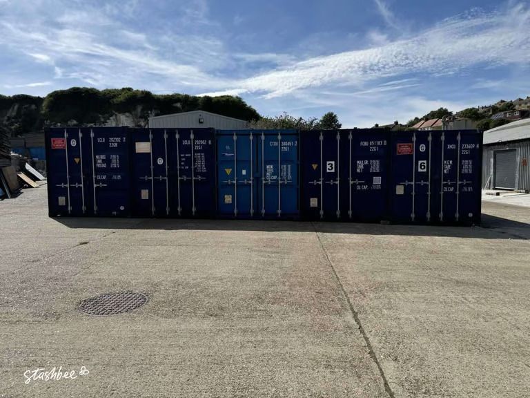 24 hour Self Storage Containers To Rent Basildon Essex (CM13)