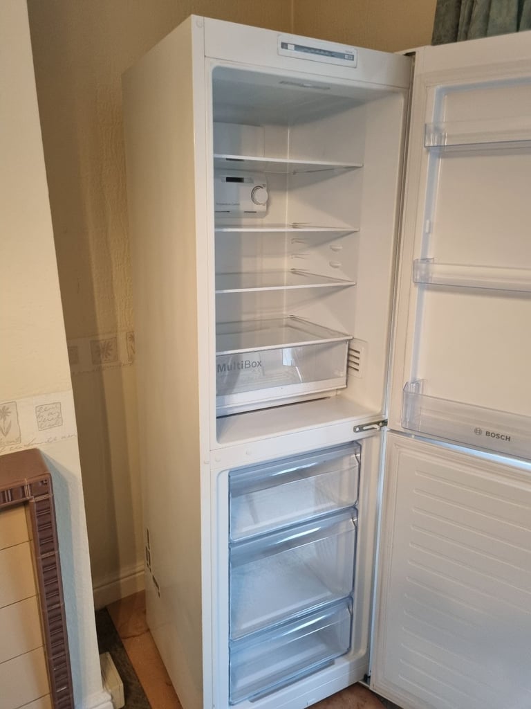 Fridge freezer 