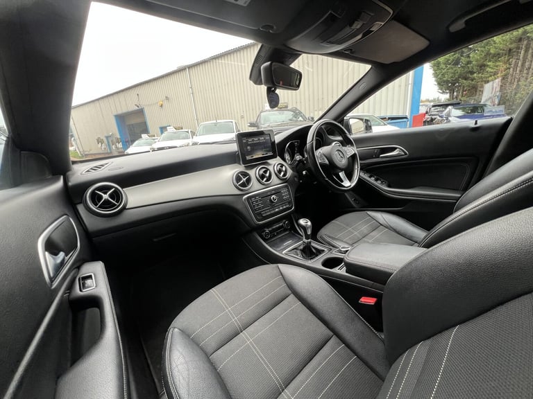 MERCEDES-BENZ CLA 2.1 CLA200 CDI Sport 2015