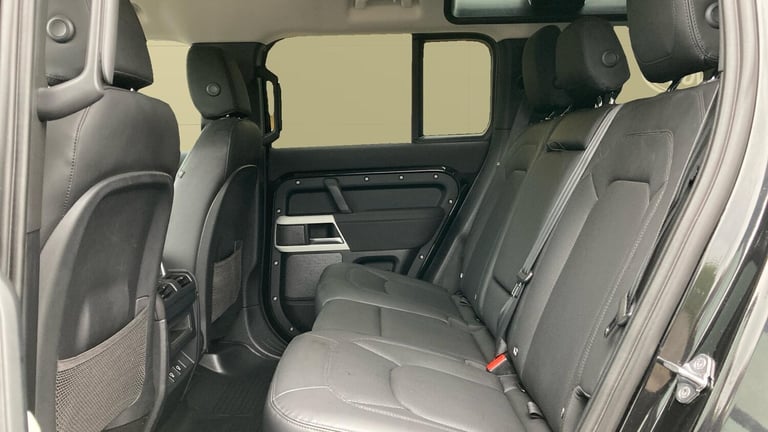 2022 Land Rover Defender 3.0 D250 SE 110 5dr Auto ESTATE DIESEL Automatic