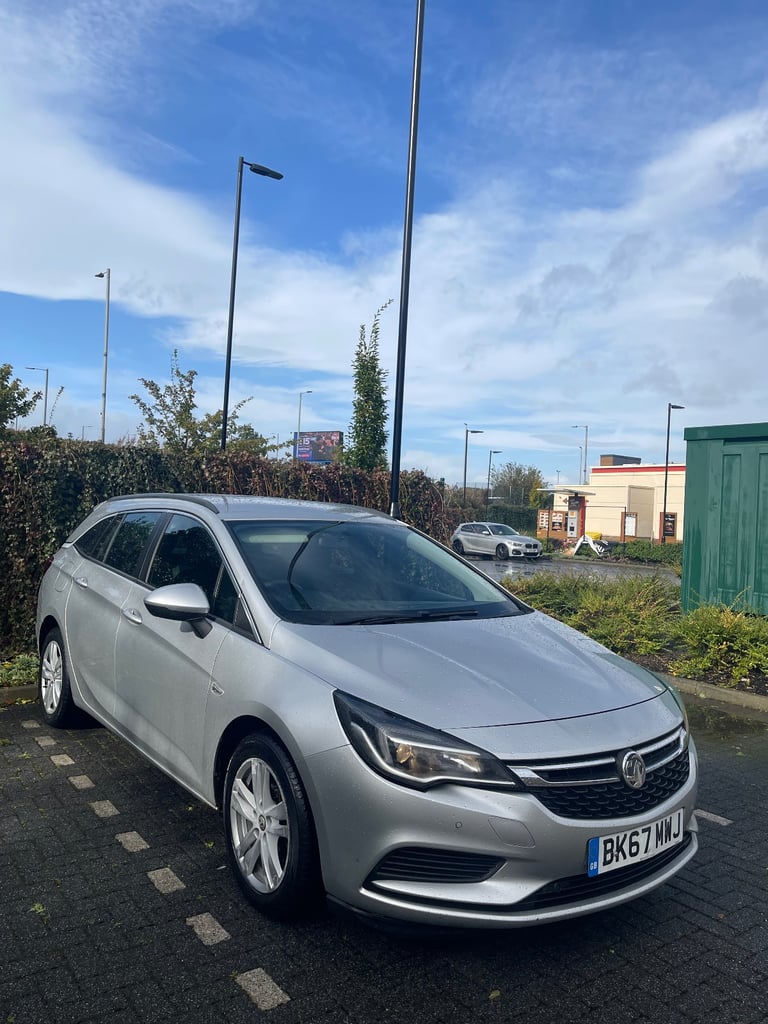 image for Vauxhall, ASTRA, Estate, 2018, Manual, 1598 (cc), 5 doors