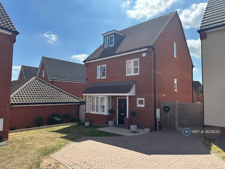 4 bedroom house in Stamford Drive, Laindon, SS15 (4 bed) (#2629235)
