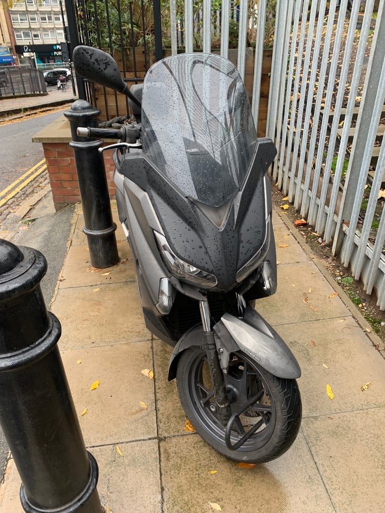 Yamaha Xmax 125 ABS 2016 Mat Grey 12.700 Miles Run like new