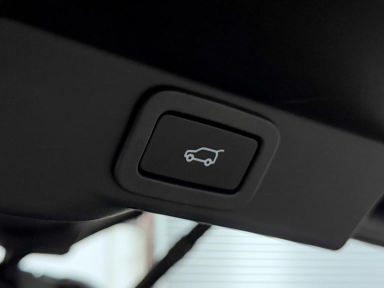 2021 Land Rover Range Rover Sport 5.0 P575 V8 SVR Carbon Edition SUV 5dr Petrol Auto 4WD Euro 6 (...