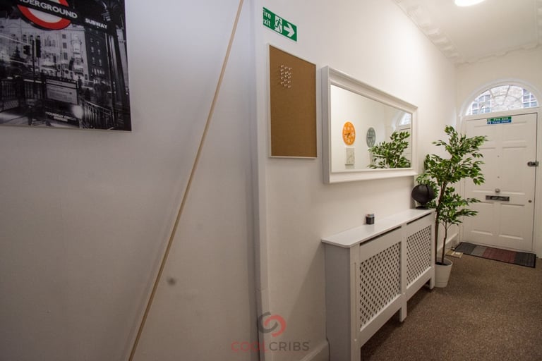 Large Bedroom situated in a well Victorian style building, Sale Place, Paddington, W2.-Ref: 1644