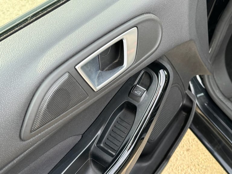 2016 Ford Fiesta 1.0 EcoBoost Zetec 5dr Powershift HATCHBACK PETROL Automatic