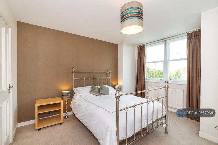 3 bedroom house in Trinity Road, London, SW17 (3 bed) (#2637934)
