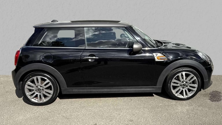 2017 MINI Hatch 1.5 Cooper Seven 3dr Auto Hatchback Petrol Automatic