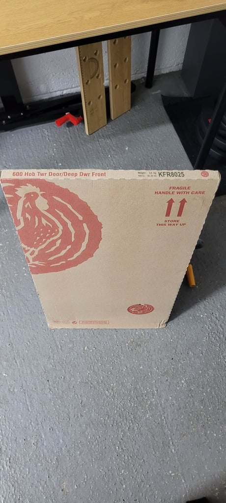 image for Howdens 600 Hob Twr Door/Deep Dwr Front