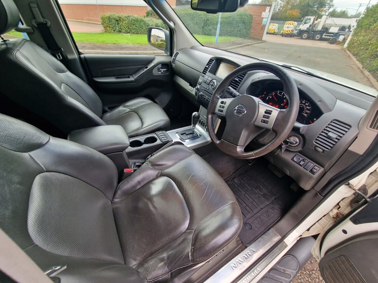 2012 Nissan Navara Double Cab Pick Up Outlaw 3.0dCi V6 231 4WD Auto PICK UP Diesel Automatic