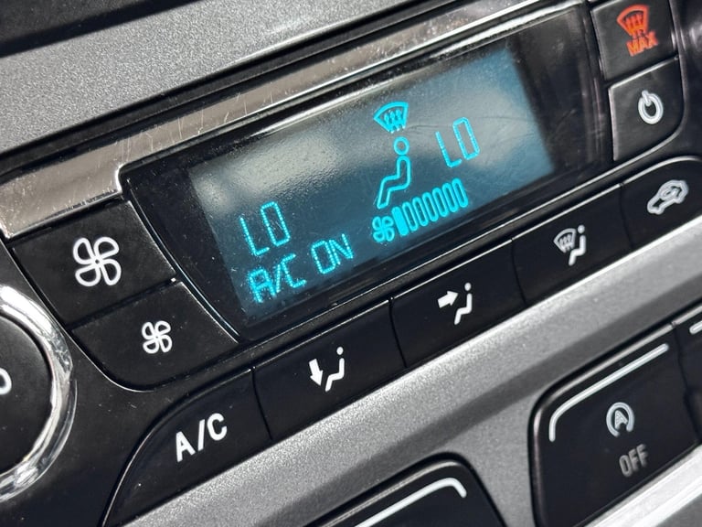 2011 Ford Focus 1.6 TDCi Titanium Euro 5 (s/s) 5dr HATCHBACK Diesel Manual