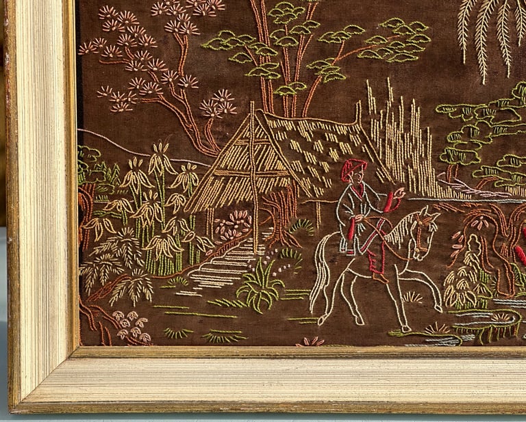 ANTIQUE FRAMED CHINESE SILK EMBROIDERY TAPESTRY PICTURE, 78x45cm - 1900s - WILL POST!