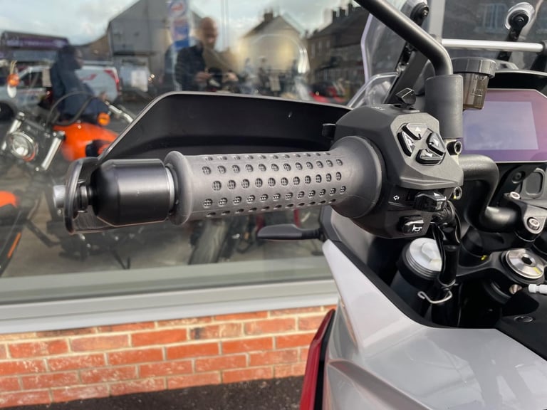 Moto Guzzi Stelvio V100