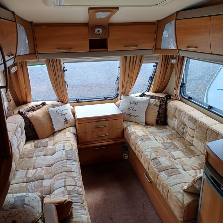 2008 Swift challenger 480 2 berth caravan with motor mover.  