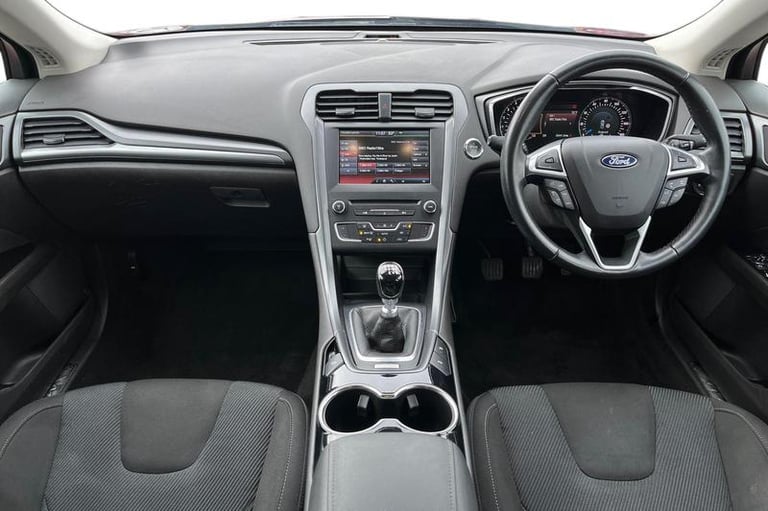 2016 Ford Mondeo 2.0 TDCi Titanium 5dr ** Sync 2 - Bluetooth / USB Connection ** Manual Hatchback...