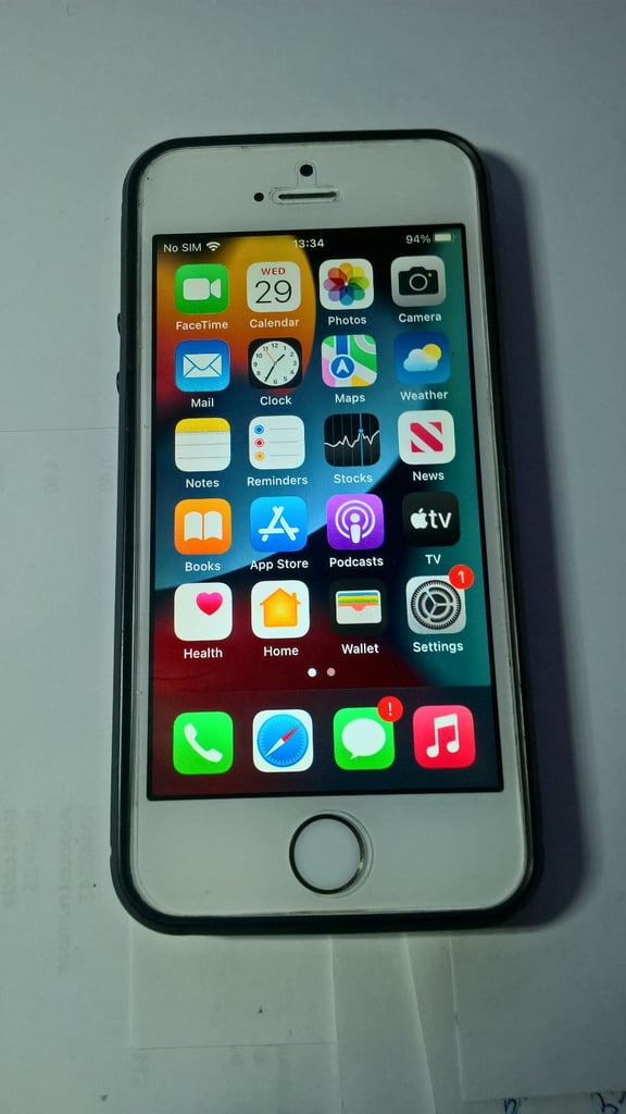 image for IPHONE SE(1-st gen) A1723, 64GB, UNLOCKED,BOXED,BATTERY- 100%,case